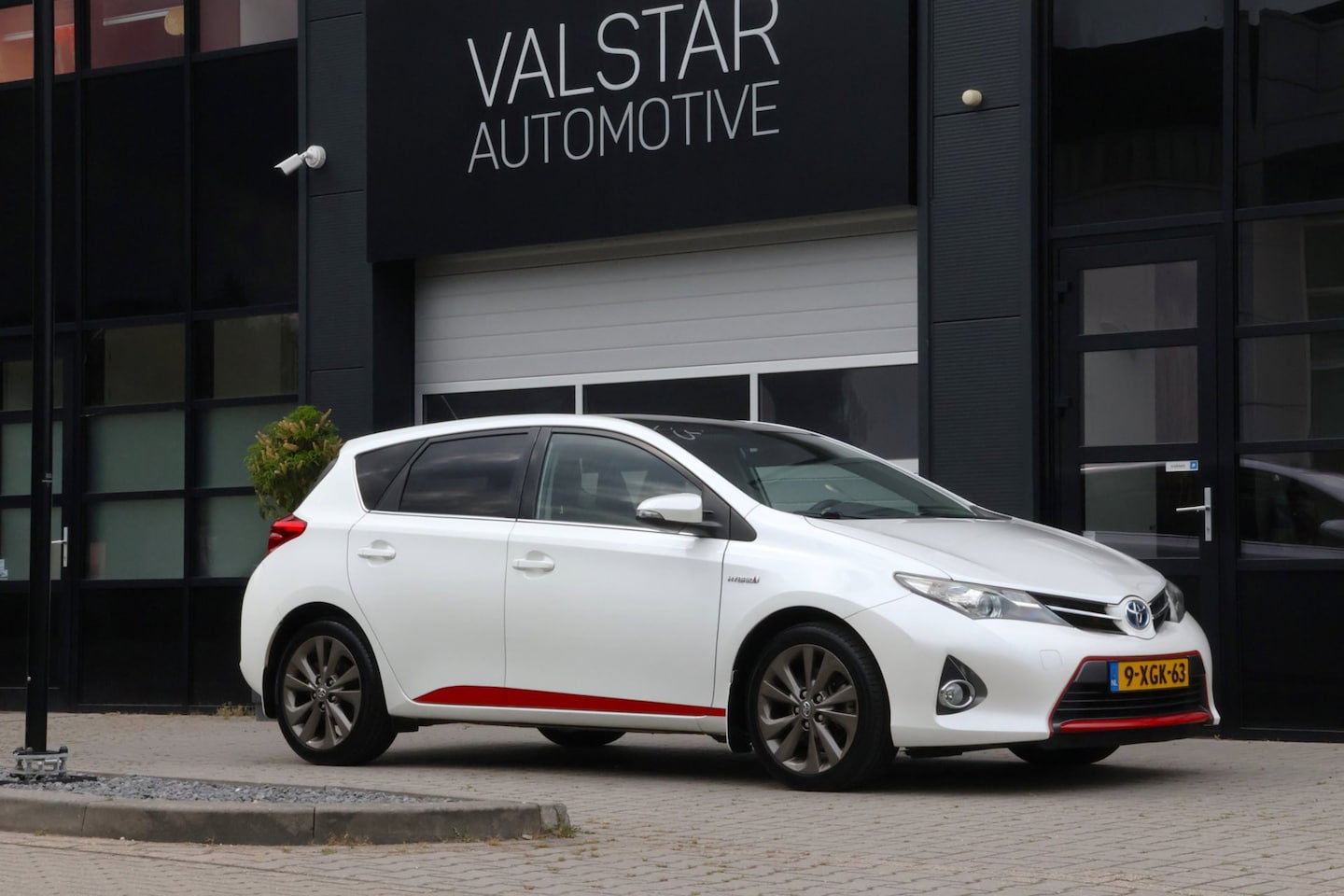 Toyota Auris - 1.8 Hybrid |Panorama|Navigatie|Xenon - AutoWereld.nl