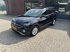 Volkswagen T-Cross - 1.0 TSI Life/Navigatie/PDC voor en achter/ Afneembare trekhaak/ All season