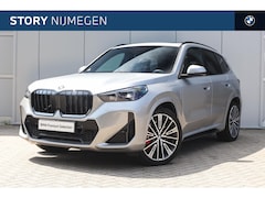 BMW X1 - xDrive25e M Sport Automaat / Panoramadak / Trekhaak / Sportstoelen / Adaptieve LED / M Ada