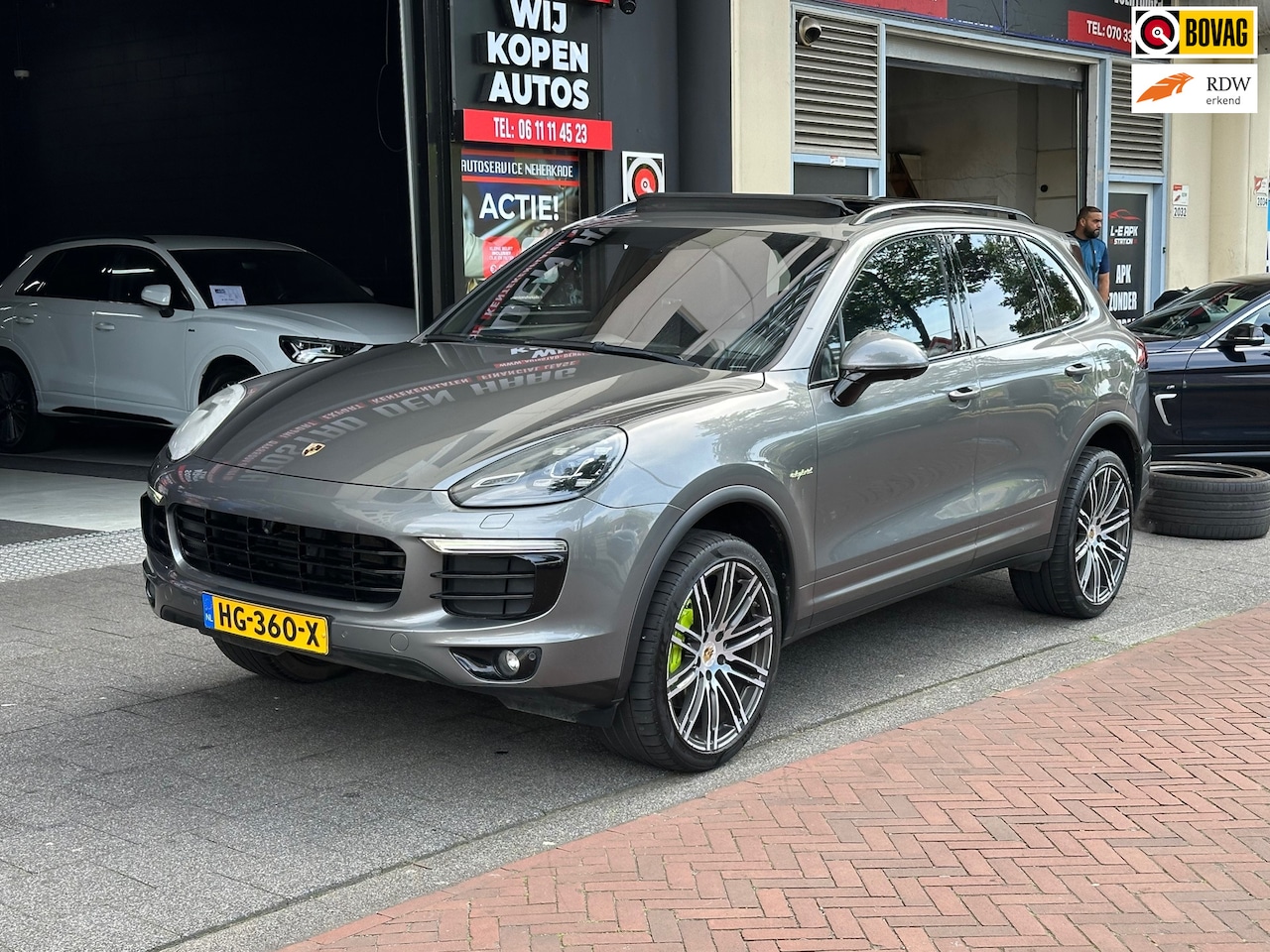 Porsche Cayenne - 3.0 S E-Hybrid Aut Leer Navi Camera Pano - AutoWereld.nl