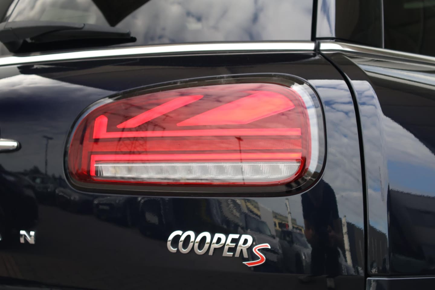 MINI Clubman - Cooper S Hammersmith | JCW-Pakket | Pano Dak | Yours Leder | Harman Kardon | Head-Up | Ver - AutoWereld.nl