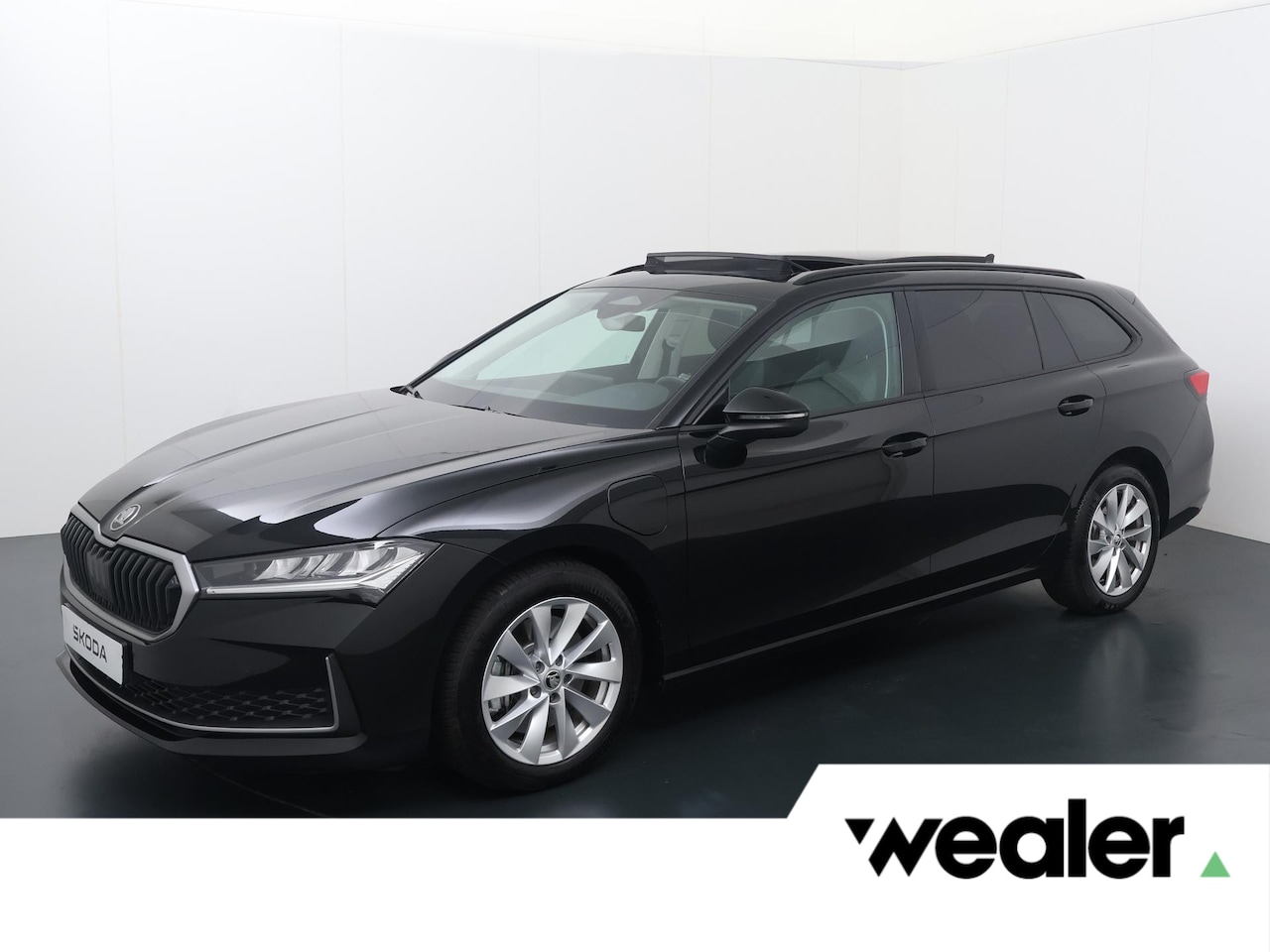 Skoda Superb Combi - 1.5 TSI PHEV Business Edition | 204 PK | SoH 94% | Automaat | Trekhaak | Panoramadak | Ada - AutoWereld.nl
