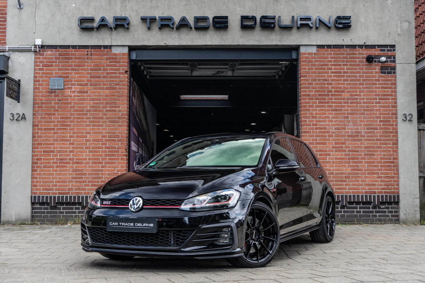 Volkswagen Golf - 2.0 TSI GTI Performance Pano / Memory / Dynaudio - AutoWereld.nl
