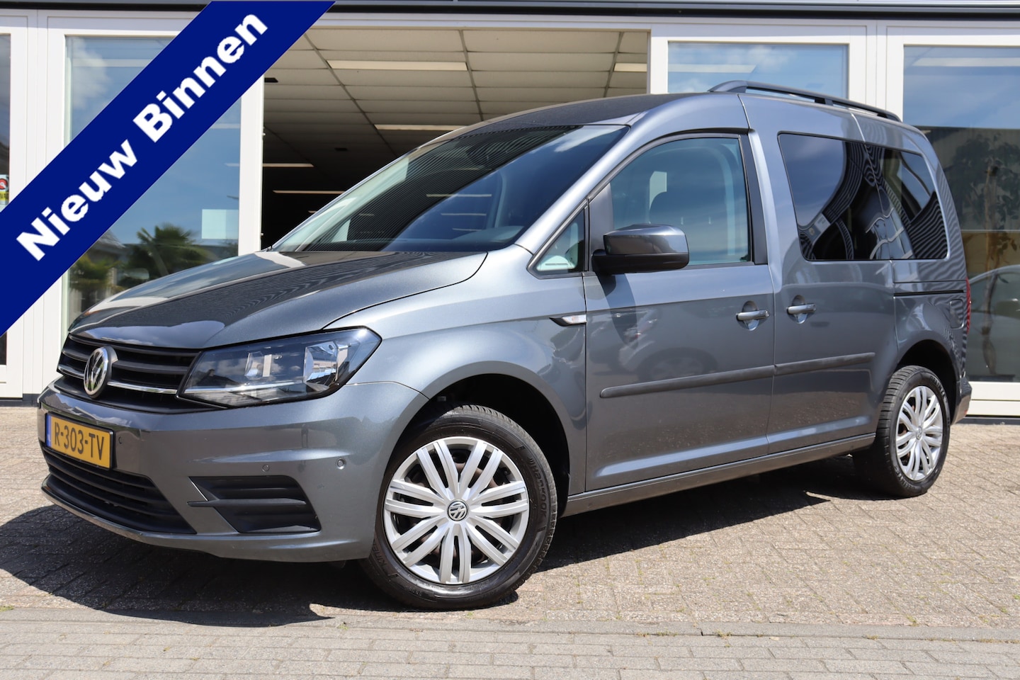 Volkswagen Caddy Maxi - 1.4 TSI Trendline 5p 1.4 TSI Trendline 5p, Airco, Cruise, Trekhaak, PDC A+V, Prijs Is Rijklaar Inclusief 6 Maan - AutoWereld.nl