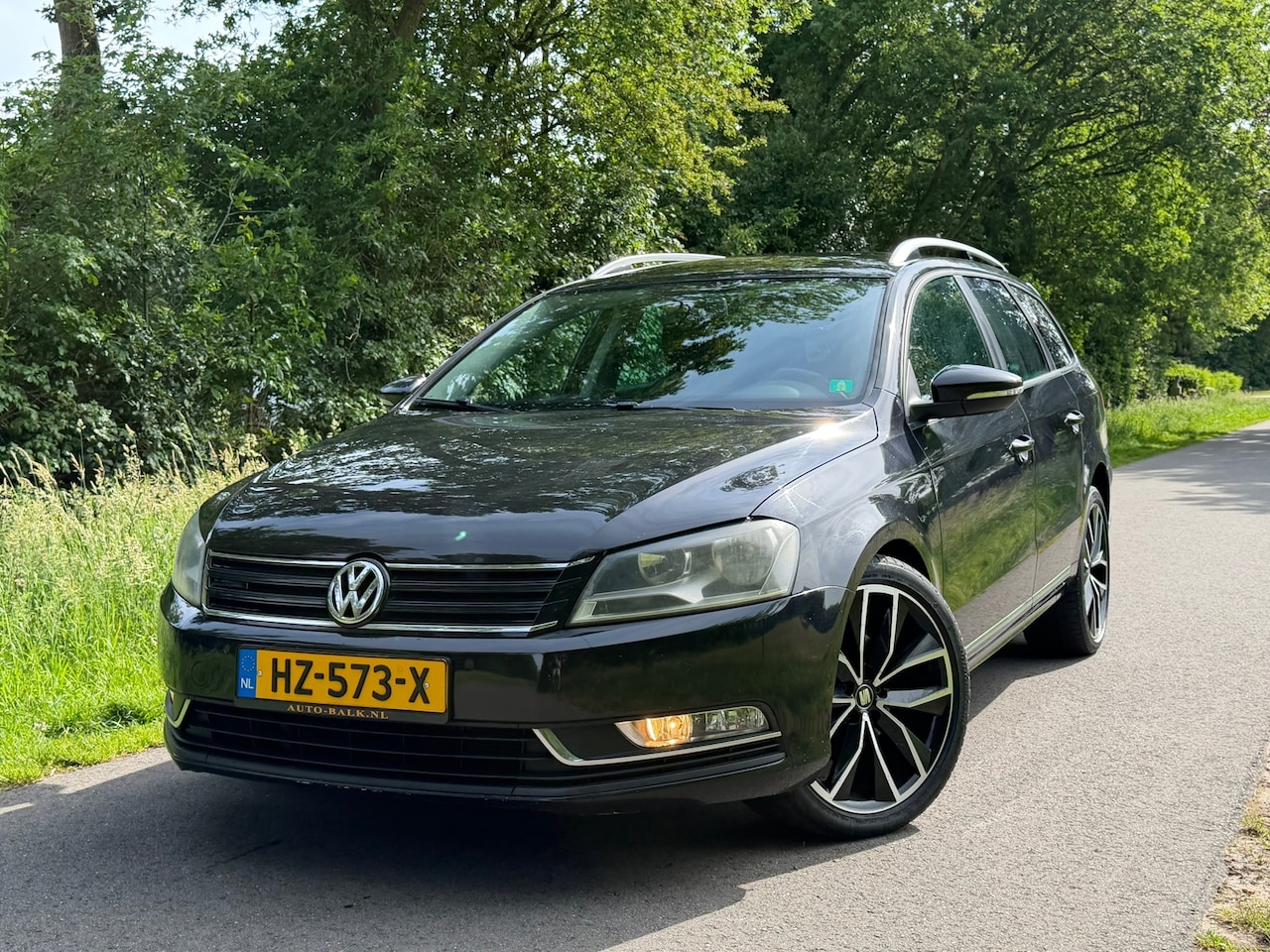 Volkswagen Passat Variant - 2.0 TDI Highline BlueMotion | DSG + R-line + Cruise + Navi Nu € 6.975,-!!! - AutoWereld.nl