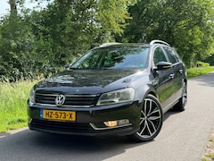Volkswagen Passat Variant - 2.0 TDI Highline BlueMotion | DSG + R-line + Cruise + Navi Nu € 6.975,