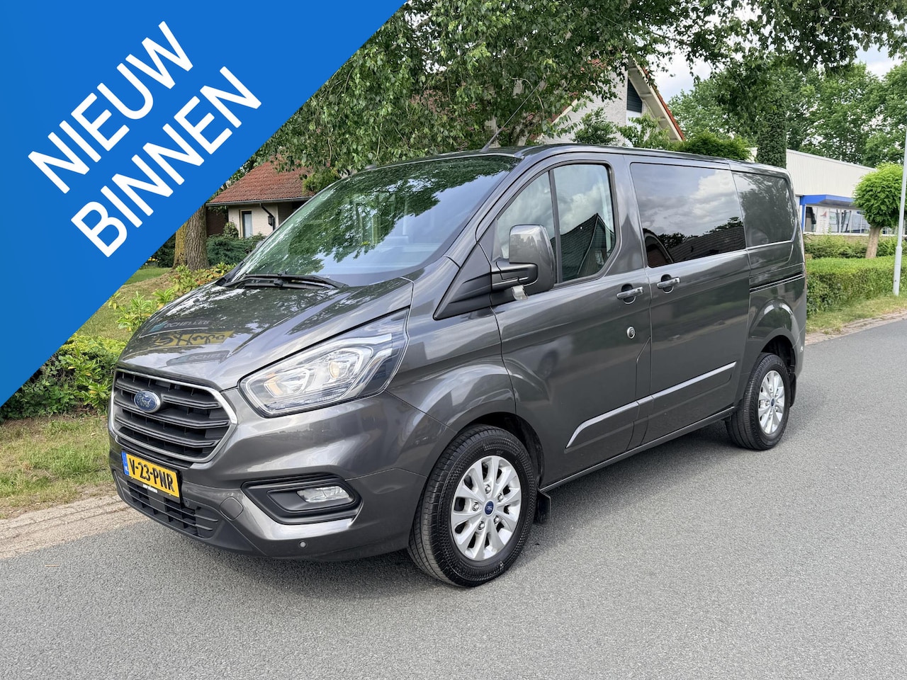 Ford Transit Custom - 300 2.0 TDCI L1H1 Limited DC 130PK Automaat•Leder - AutoWereld.nl