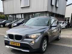 BMW X1 - sDrive18d Executive. Navigatie, Leder, Panorama dak Enz enz. Zeer nette en goed rijdende X