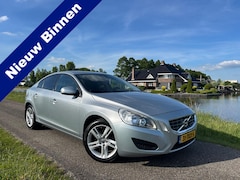 Volvo S60 - 1.6 T3 Business | Trekhaak | Dodehoek Detectie | Navi | Cruise