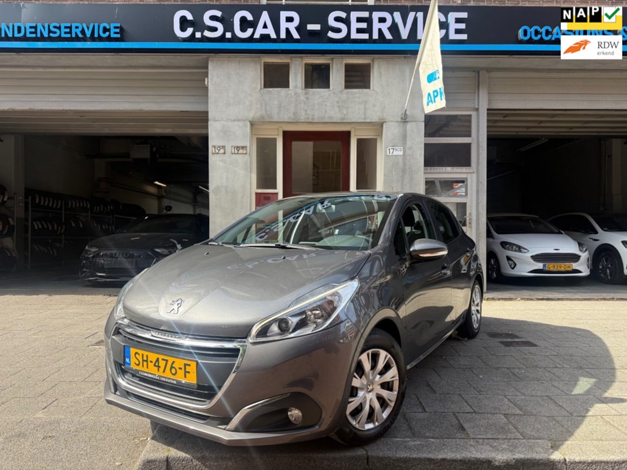 Peugeot 208 - 1.2 PureTech Blue Lion Airco | Navi | PDC | Cruise | NAP - AutoWereld.nl