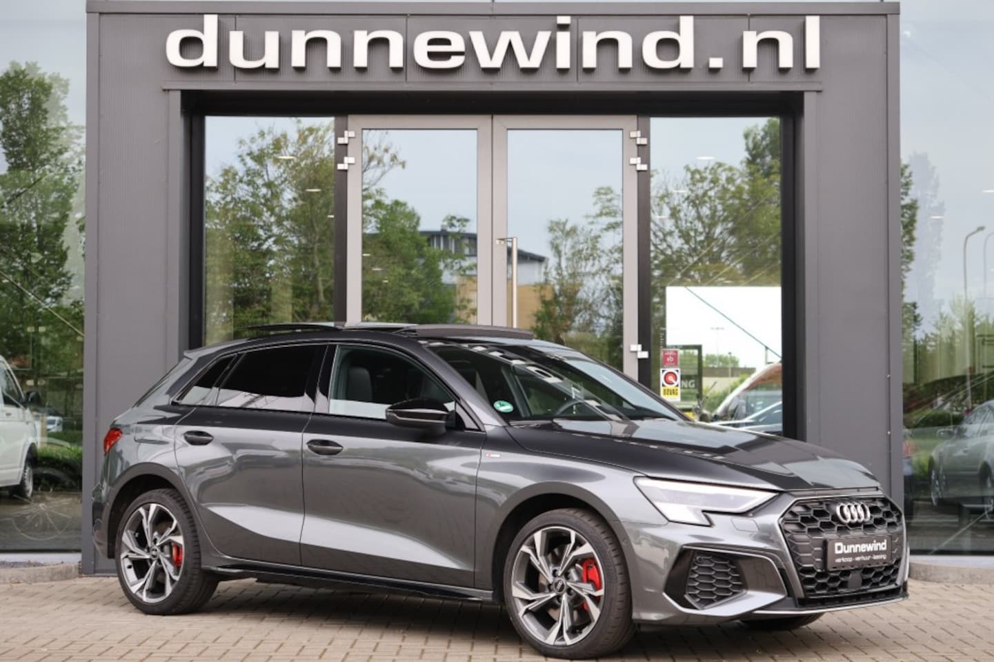 Audi A3 - 45 TFSI e *S LINE*PANO*BenO*RS-Stoelen*Adaptieve Cruise*Matrix* - AutoWereld.nl