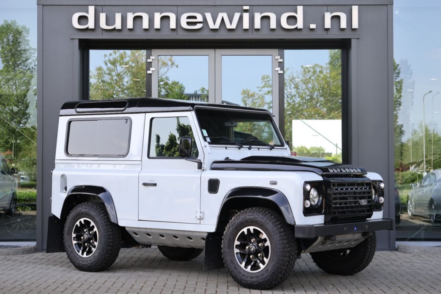 Land Rover Defender - 90 ADVENTURE LIMITED EDITION*99780KM*YULONG WHITE*LED*AIRCO*TOP STAAT* - AutoWereld.nl