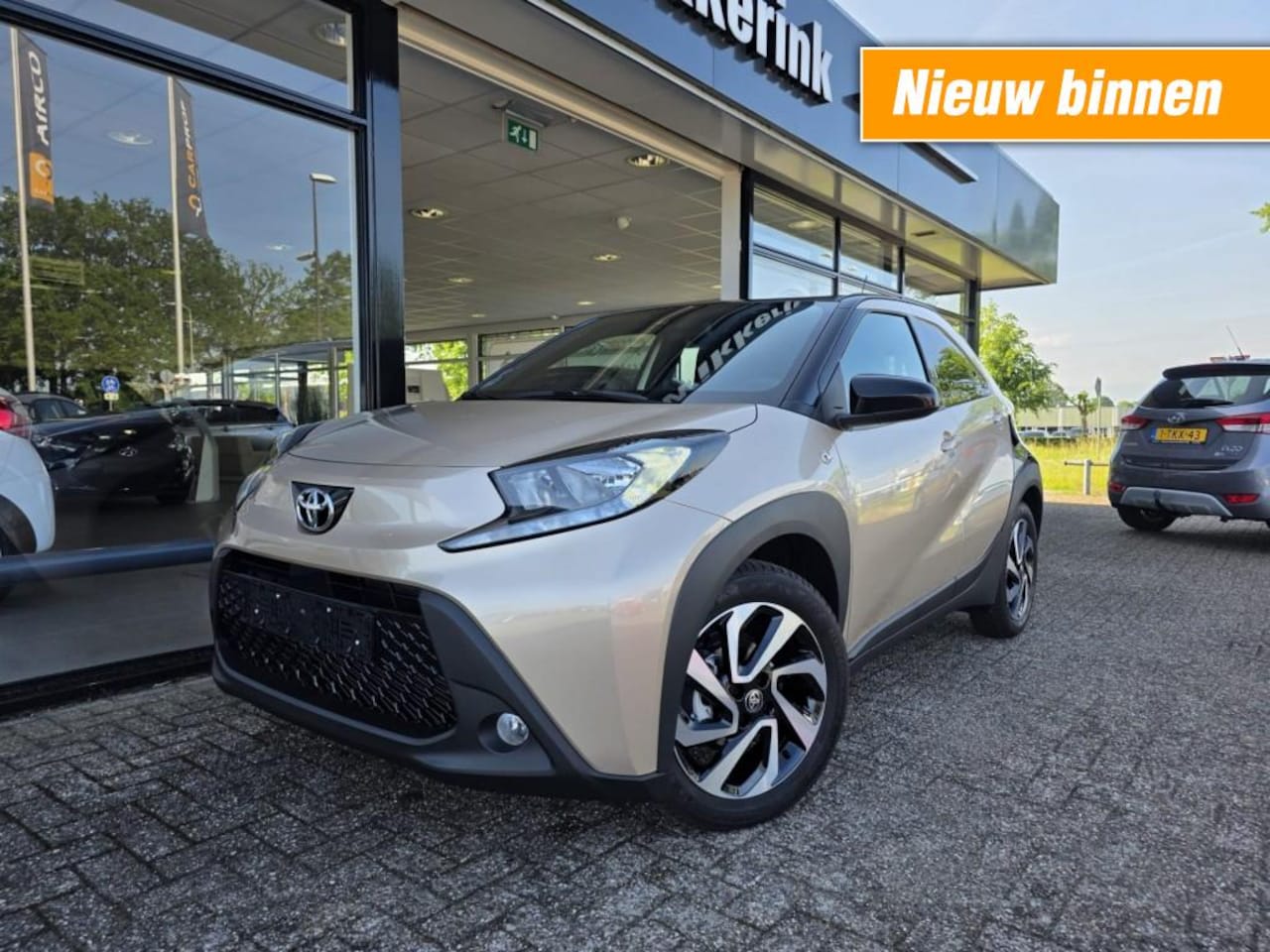 Toyota Aygo X - 1.0 VVT-i S-CVT envy 1.0 VVT-I S-CVT ENVY - AutoWereld.nl