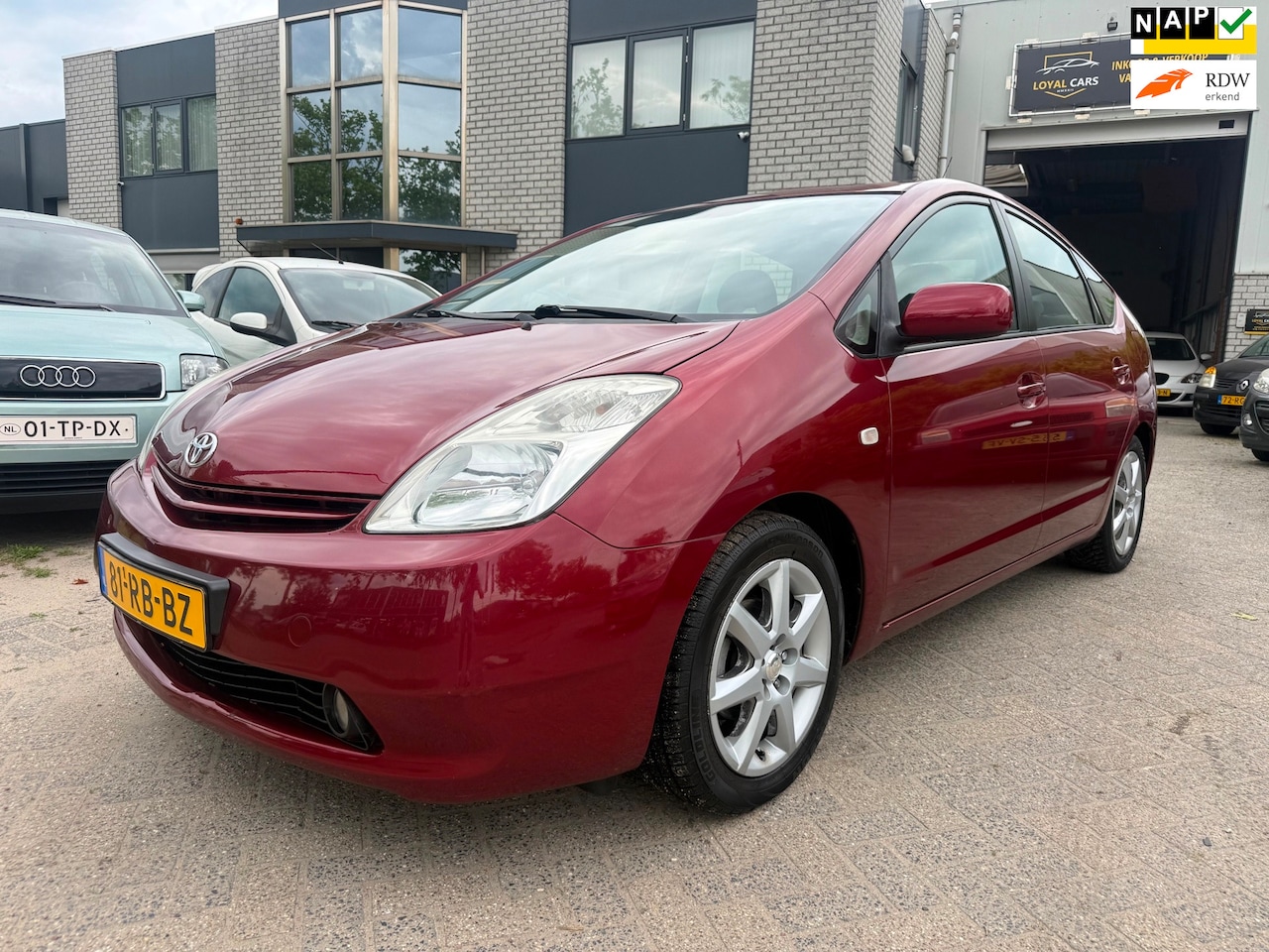 Toyota Prius - 1.5 VVT-i Airco Automaat Trekhaak - AutoWereld.nl