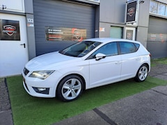 SEAT Leon - 1.8 TSI FR Business 180PK Xenon Clima Cruise PDC