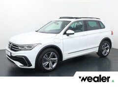 Volkswagen Tiguan - 1.4 TSI eHybrid R-Line Business+ | 245 PK | SoH 94% | Panoramadak | Matrix LED koplampen |