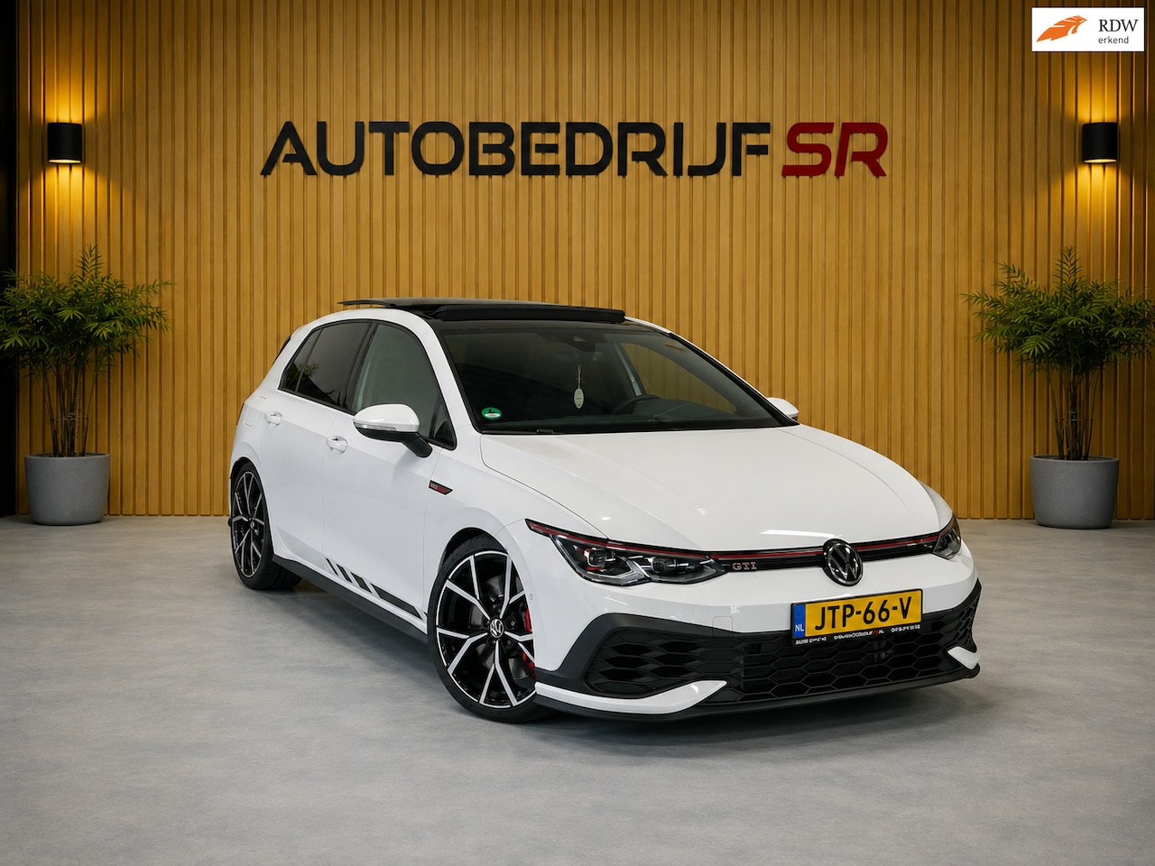 Volkswagen Golf - 2.0 TSI GTI Clubsport! Nurnburgring! Panoramadak! Leder! VOLL!! - AutoWereld.nl