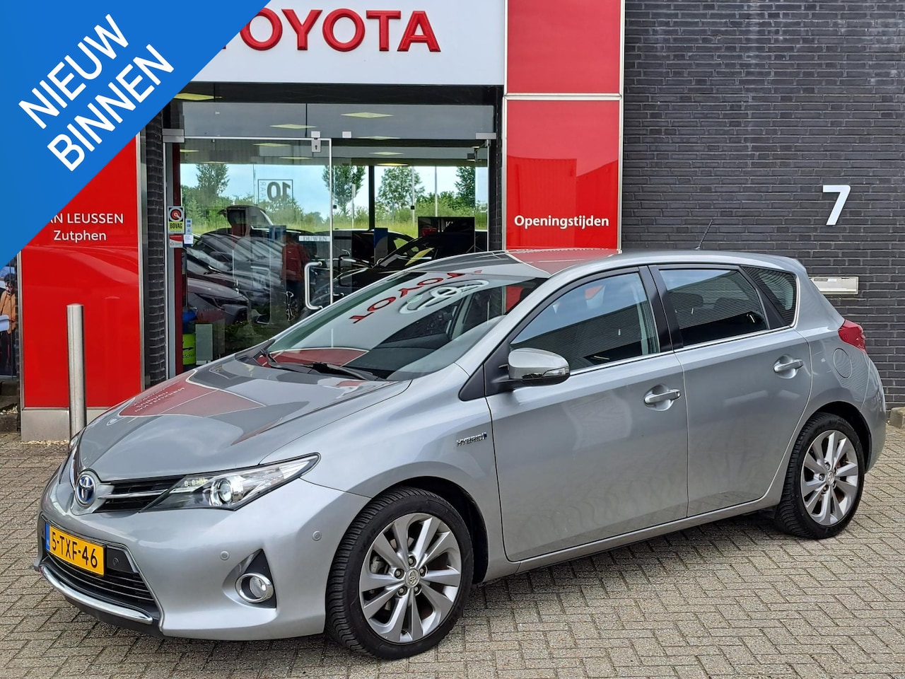 Toyota Auris - 1.8 Hybrid Executive CAMERA CRUISE CLIMATE LM VELGEN - AutoWereld.nl