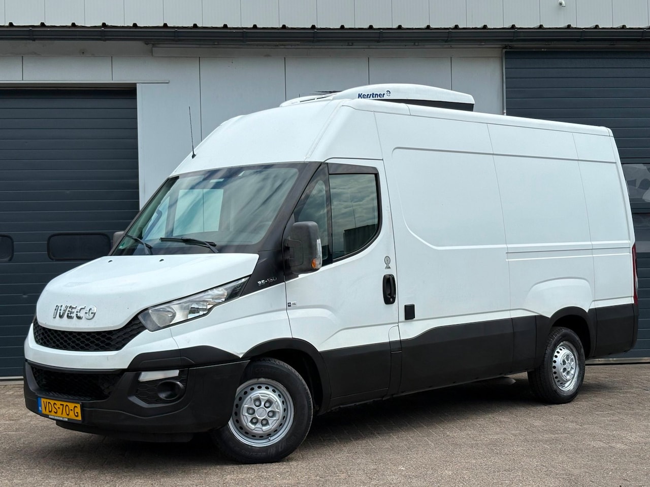 Iveco Daily - 35S13V 2.3 127pk Autom. Kühlkasten L3H2 TREKHAAK! - AutoWereld.nl