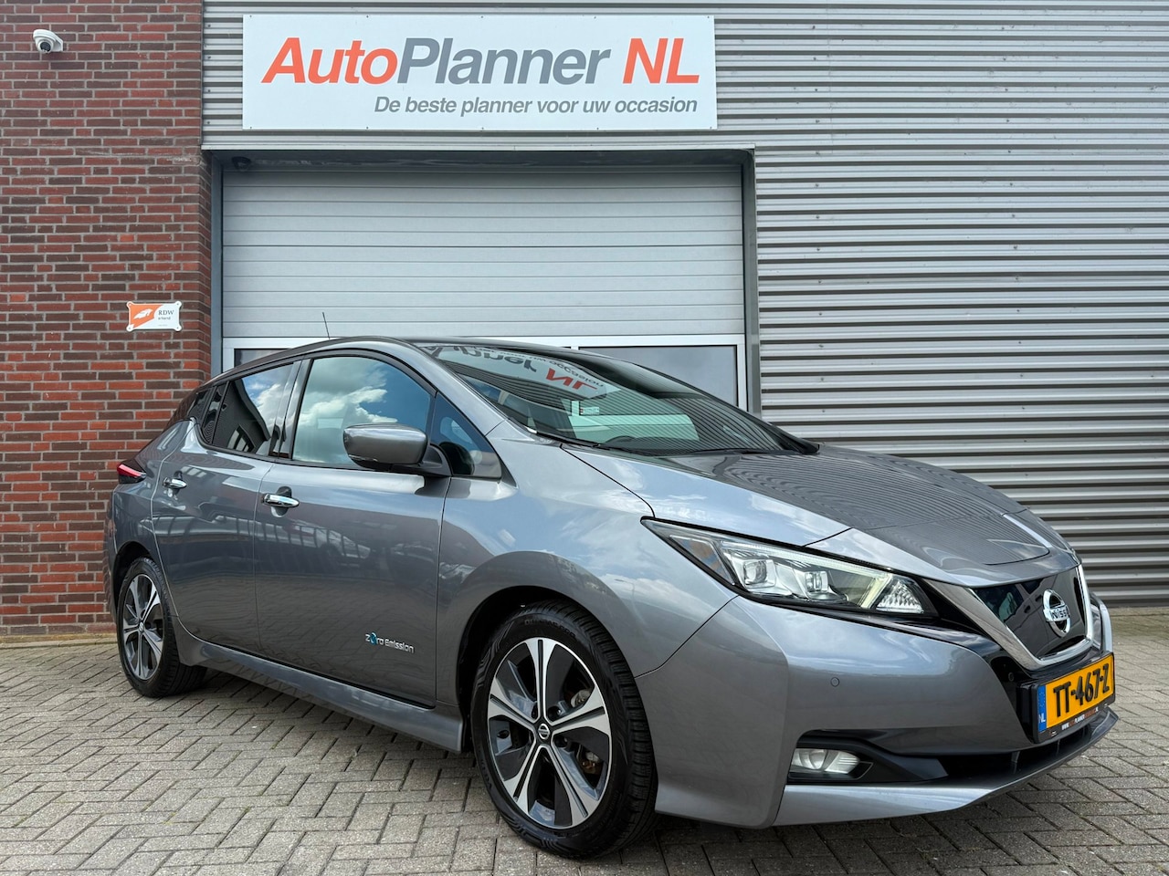 Nissan LEAF - Tekna 40 kWh! 360° Camera! Bose! Navi! - AutoWereld.nl
