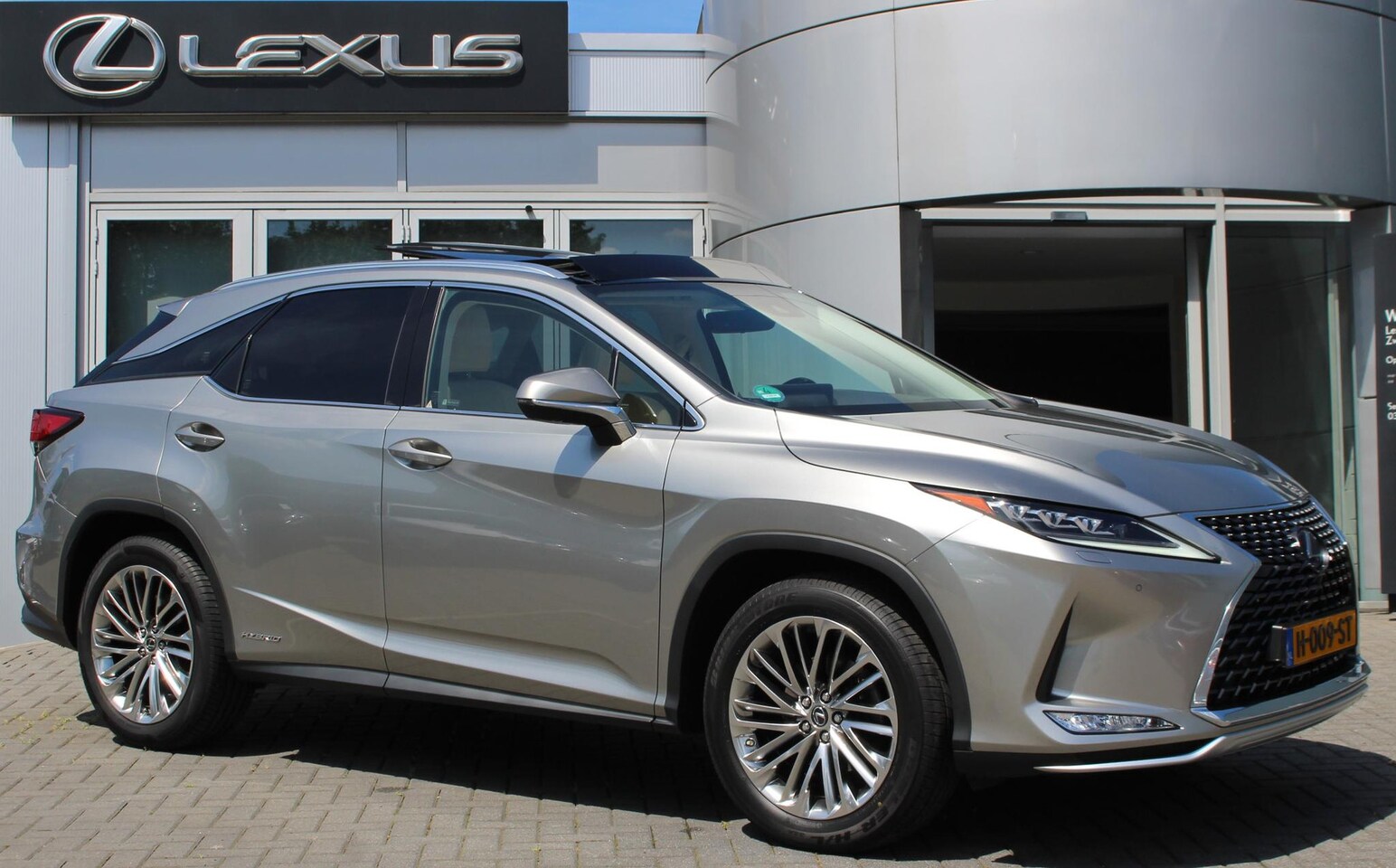 Lexus RX 450h - AWD President Line NL-AUTO TREKHAAK 1E EIGENAAR SCUIFDAK MARK-LEVINSON STOELVENTI HUD - AutoWereld.nl