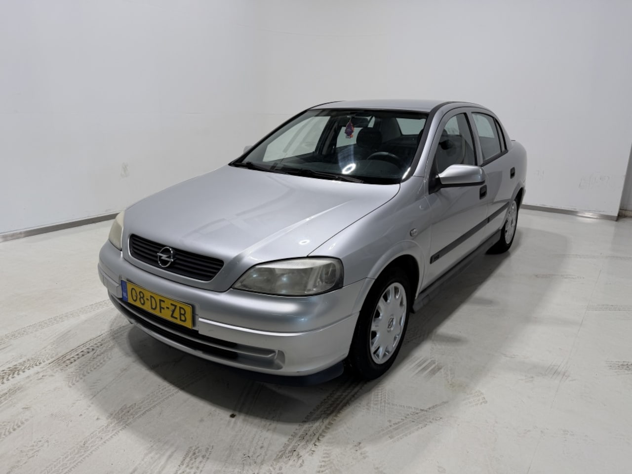 Opel Astra - 1.6 GL 1.6 GL - AutoWereld.nl