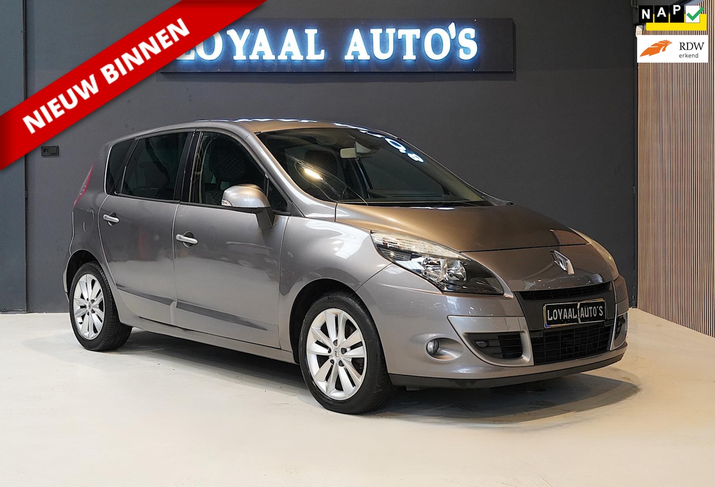 Renault Scénic - 2.0 Celsium | AUTOMAAT | AIRCO | CRUISE | ELEK.RAMEN | NAP. - AutoWereld.nl