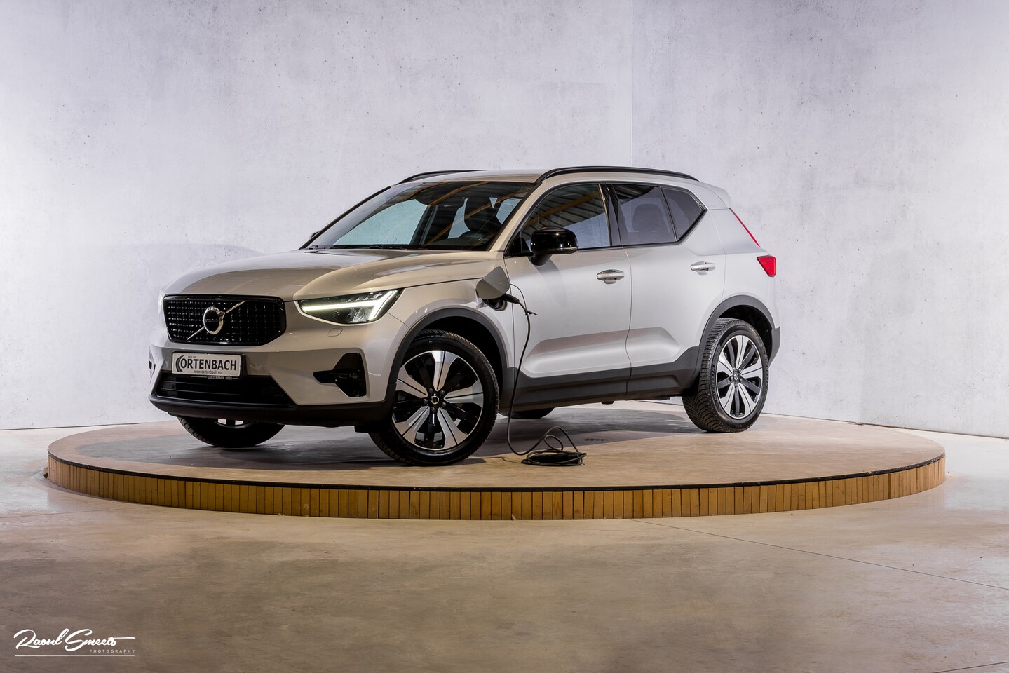 Volvo XC40 - 1.5 T5 Plug-in hybrid Plus Dark | Adaptieve cruise | Harman Kardon | Blis | Memory | Leder - AutoWereld.nl