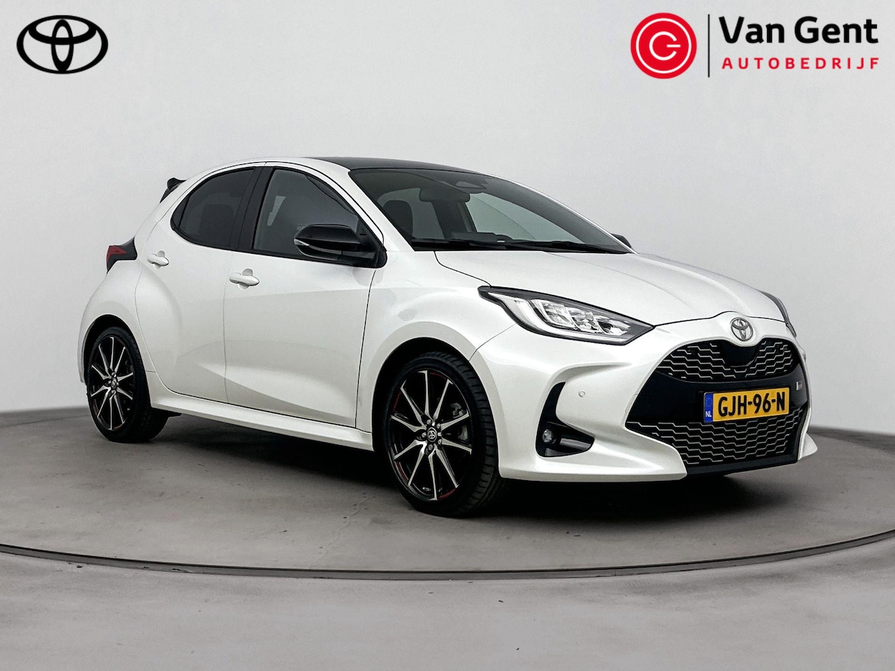 Toyota Yaris - 1.5 Hybrid 130 GR SPORT | Panoramadak | Apple Carplay / Android Auto | Dodehoek detectie | - AutoWereld.nl