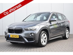BMW X1 - xDrive20i Executive Led Sportstoelen/Verwarmd Trekhaak