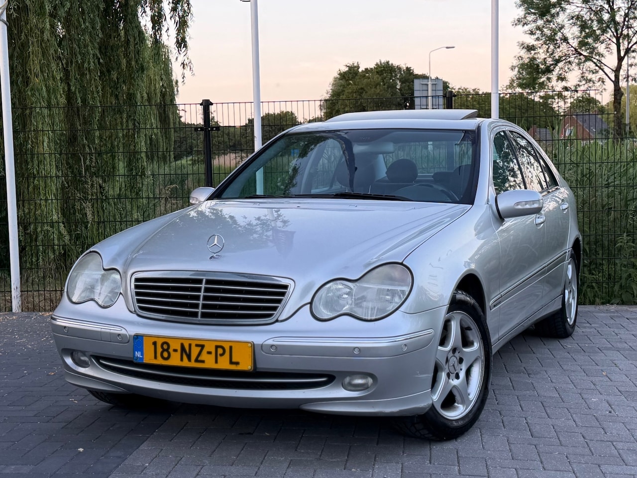 Mercedes-Benz C-klasse - 180 K. Avantgarde CLIMA / LEDER / SCHUIFDAK - AutoWereld.nl