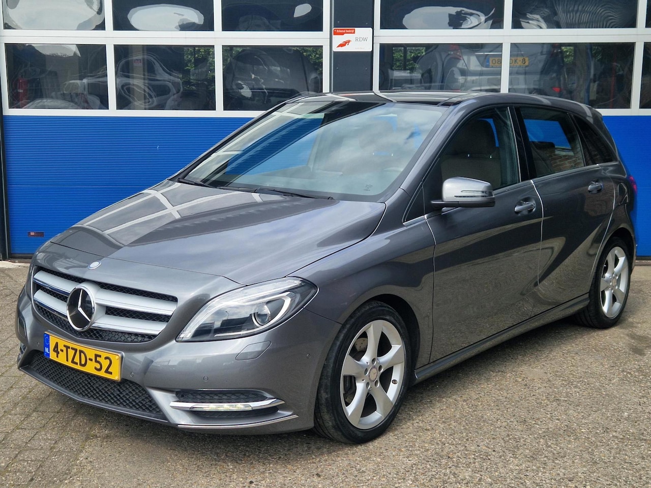 Mercedes-Benz B-klasse - 180 Prestige Comfort / Schuif kanteldak / Leder bekleding / Bluetooth / ECC / Parkeersenso - AutoWereld.nl