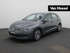 Volkswagen Golf - 1.4 eHybrid Style | Trekhaak | Parkeersensoren | Navigatie | Airco |