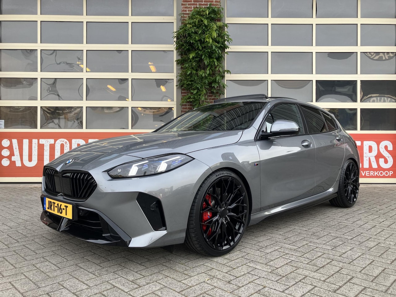 BMW 1-serie - 120 M Sport Design Edition | Schuif-kantel dak | LED | 20" LMV | Dakspoiler | M-sport pakk - AutoWereld.nl