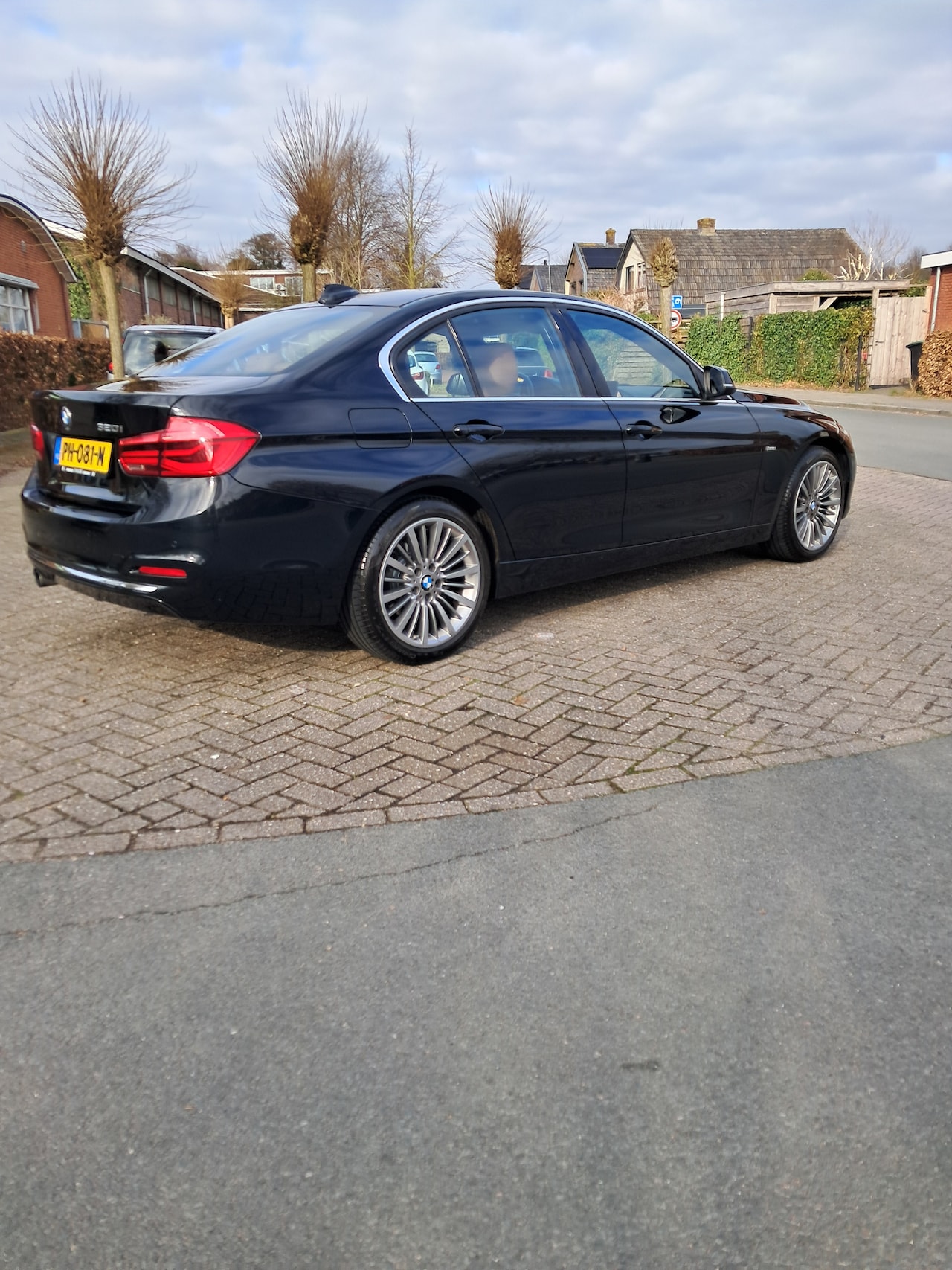 BMW 3-serie - 320i High Executive - AutoWereld.nl