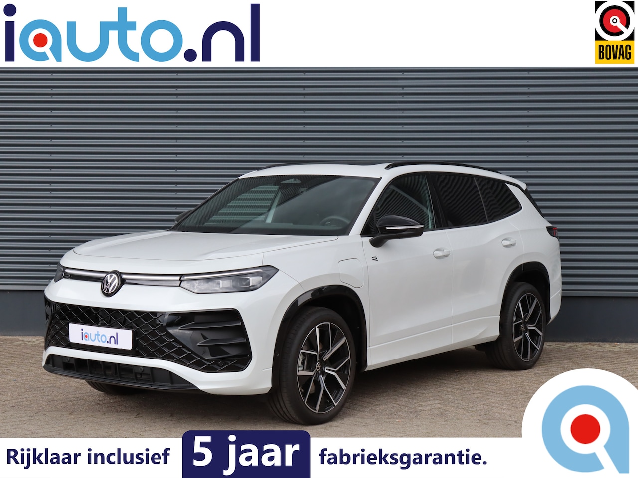 Volkswagen Tayron - 1.5 eHybrid 272PK R-Line Black Style IQ.Light/Pano/Keyless/Camera/DCC/ACC/ Dodehoek/20"/Tr - AutoWereld.nl