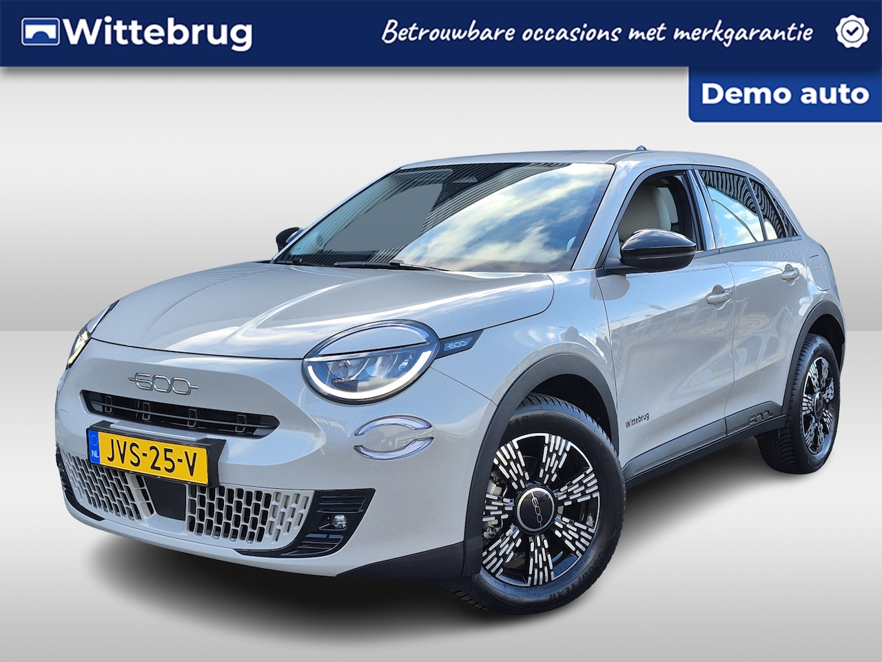Fiat 600 - 1.2 Hybrid ICON 145pk Pracht model nrm demo - AutoWereld.nl