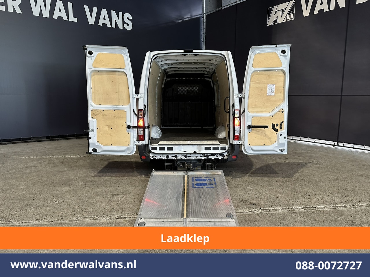 Renault Master - 2.3 dCi 131pk L4H2 Euro6 Airco | Laadklep | LED | Cruisecontrol Bijrijdersbank - AutoWereld.nl