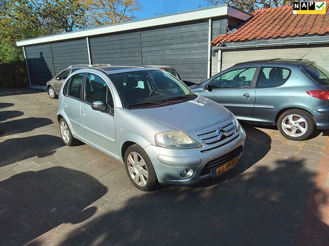 Citroën C3 - 1.6i-16V Exclusive Zeer lux,s airco ecc trekhaak panaramadak - AutoWereld.nl