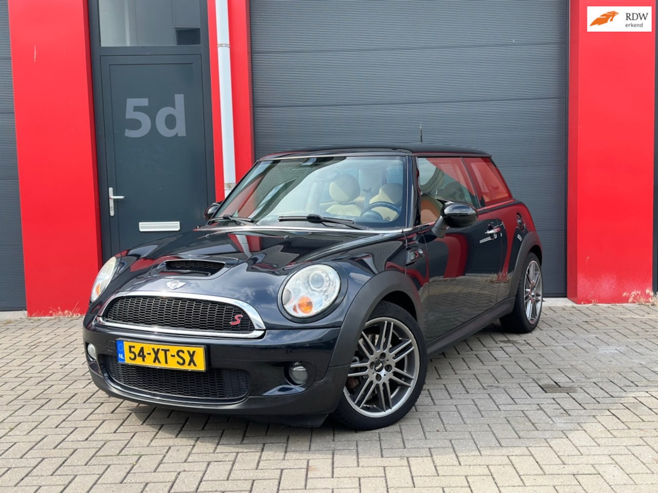 MINI 3-Deurs - 1.6 Cooper S Chili Cruise Control , Airco , Black - AutoWereld.nl
