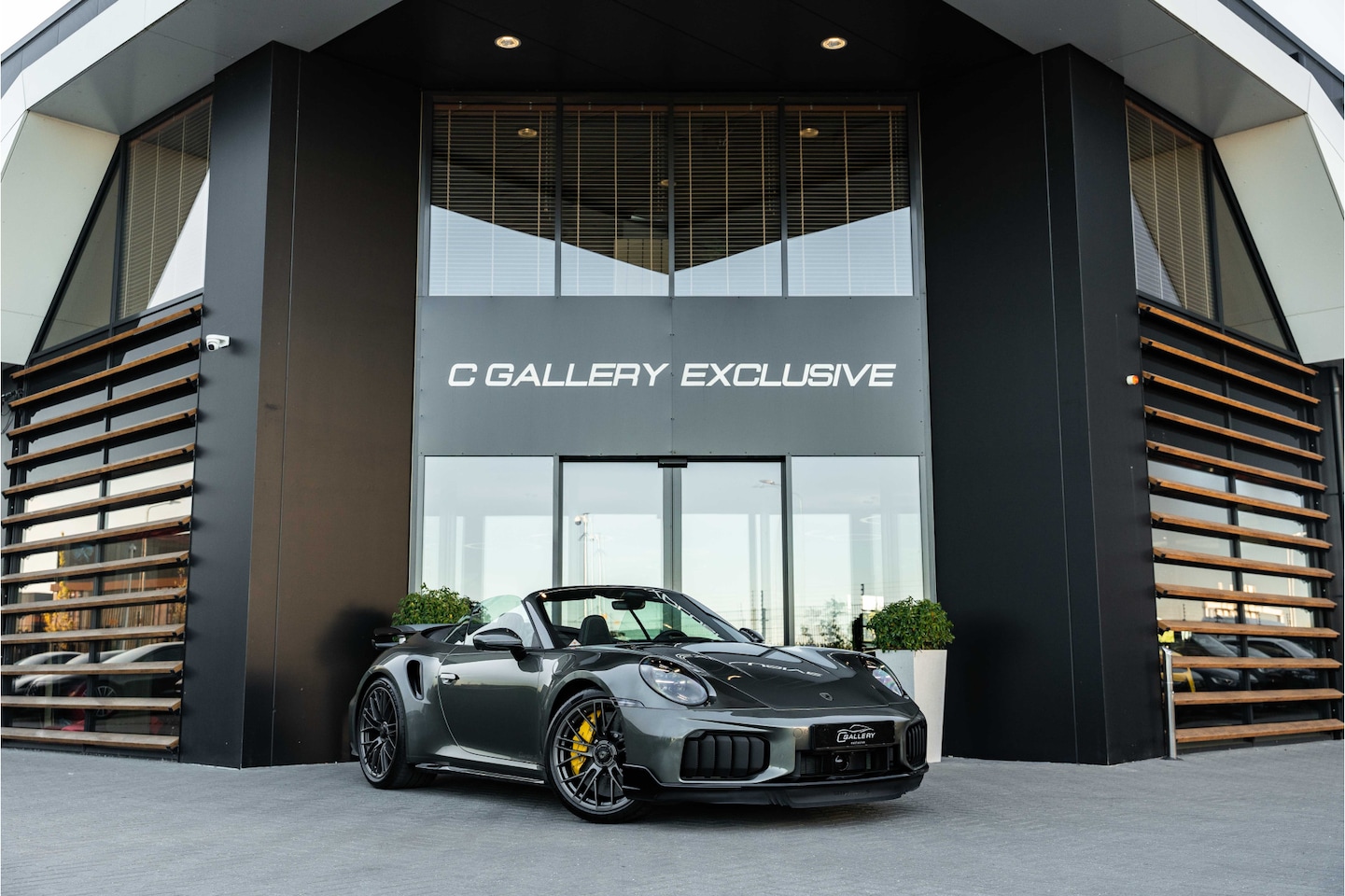 Porsche 911 Cabrio - 3.6 Turbo S - Origineel NL | Sport Chrono + | Burmester | Lift | Stoelkoeling - AutoWereld.nl