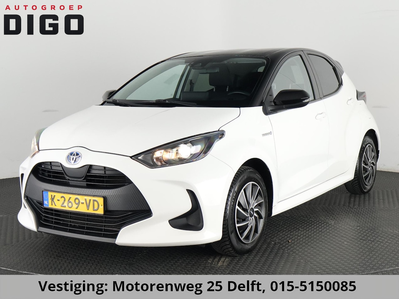 Toyota Yaris - 1.5 HYBRIDE BLACK & WHITE GARANTIE TOT 3-2031! . APPLE CARPLAY & ANDRIOD AUTO . ACHTERUITR - AutoWereld.nl