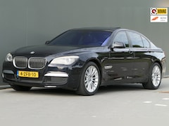 BMW 7-serie - 750i xDrive High Executive M-Sport Youngtimer Schuifdak HUD Lane Assist