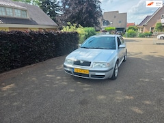 Skoda Octavia - 1.6 Comfort