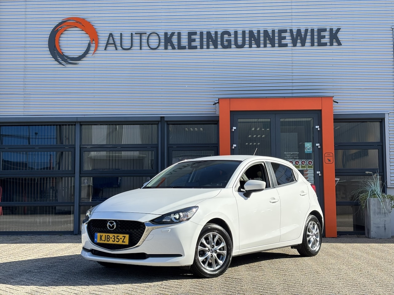 Mazda 2 - 1.5 Skyactiv-G Luxury / Android Auto / Applecarplay / Navi / Automaat / Winterset aanwezig - AutoWereld.nl