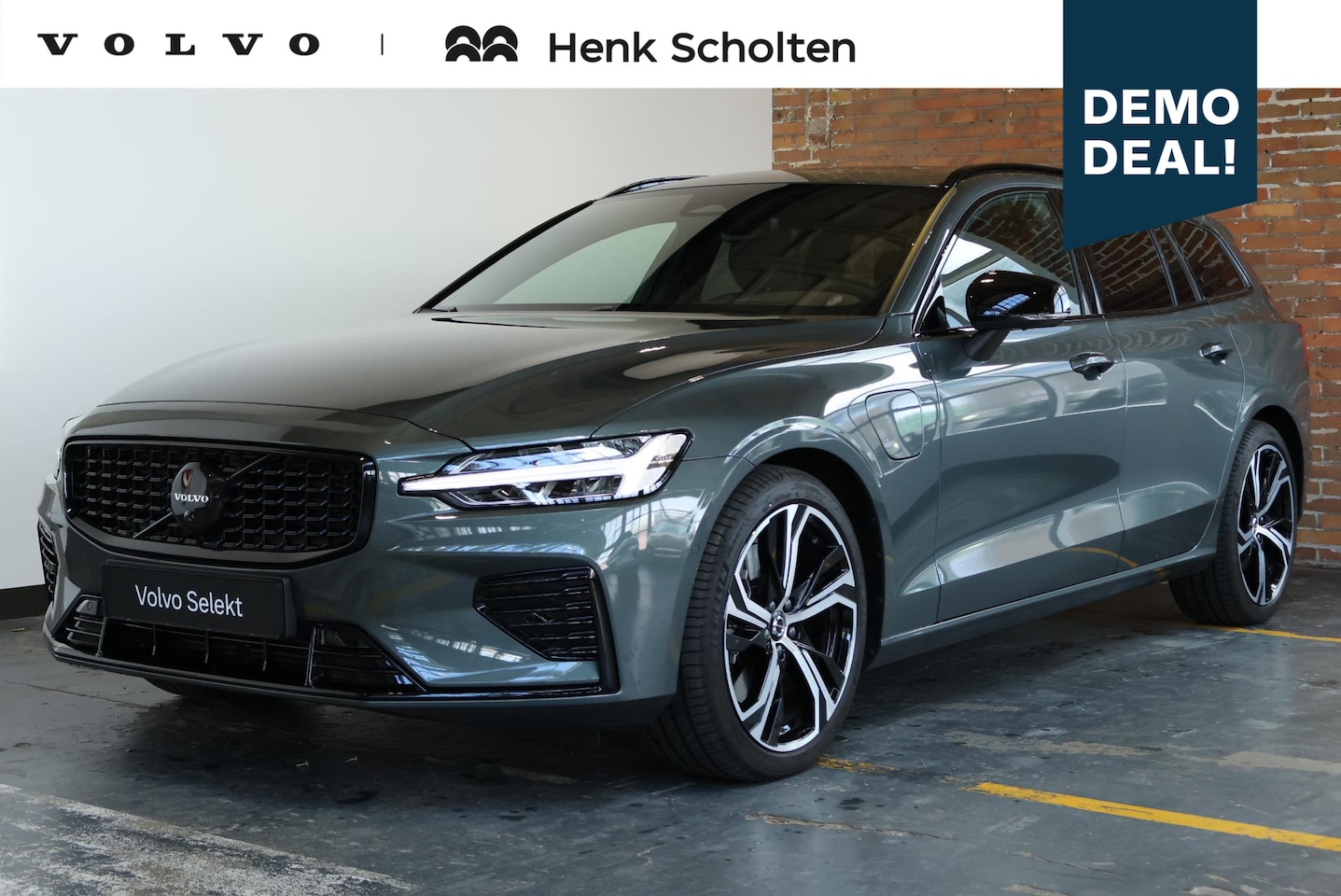 Volvo V60 - T8 Plug-in hybrid AWD Ultra Dark | Head-Up Display | Panoramadak | 360° Parkeercamera | Pr - AutoWereld.nl