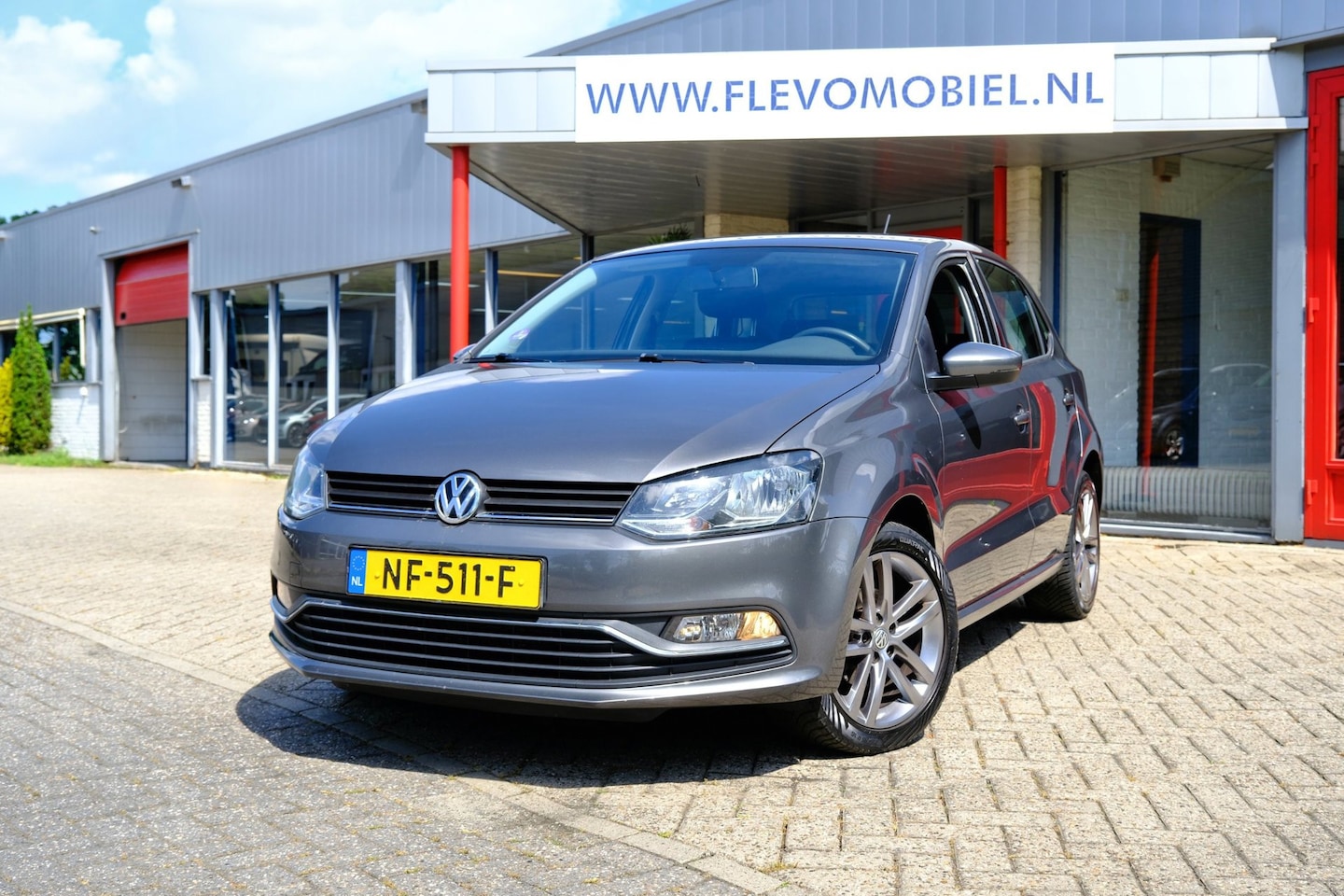 Volkswagen Polo - 1.2 TSI Comfortline 5-drs Airco|CarPlay|Cruise|LMV - AutoWereld.nl