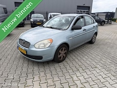 Hyundai Accent - 1.4i Dynamic automaat airco