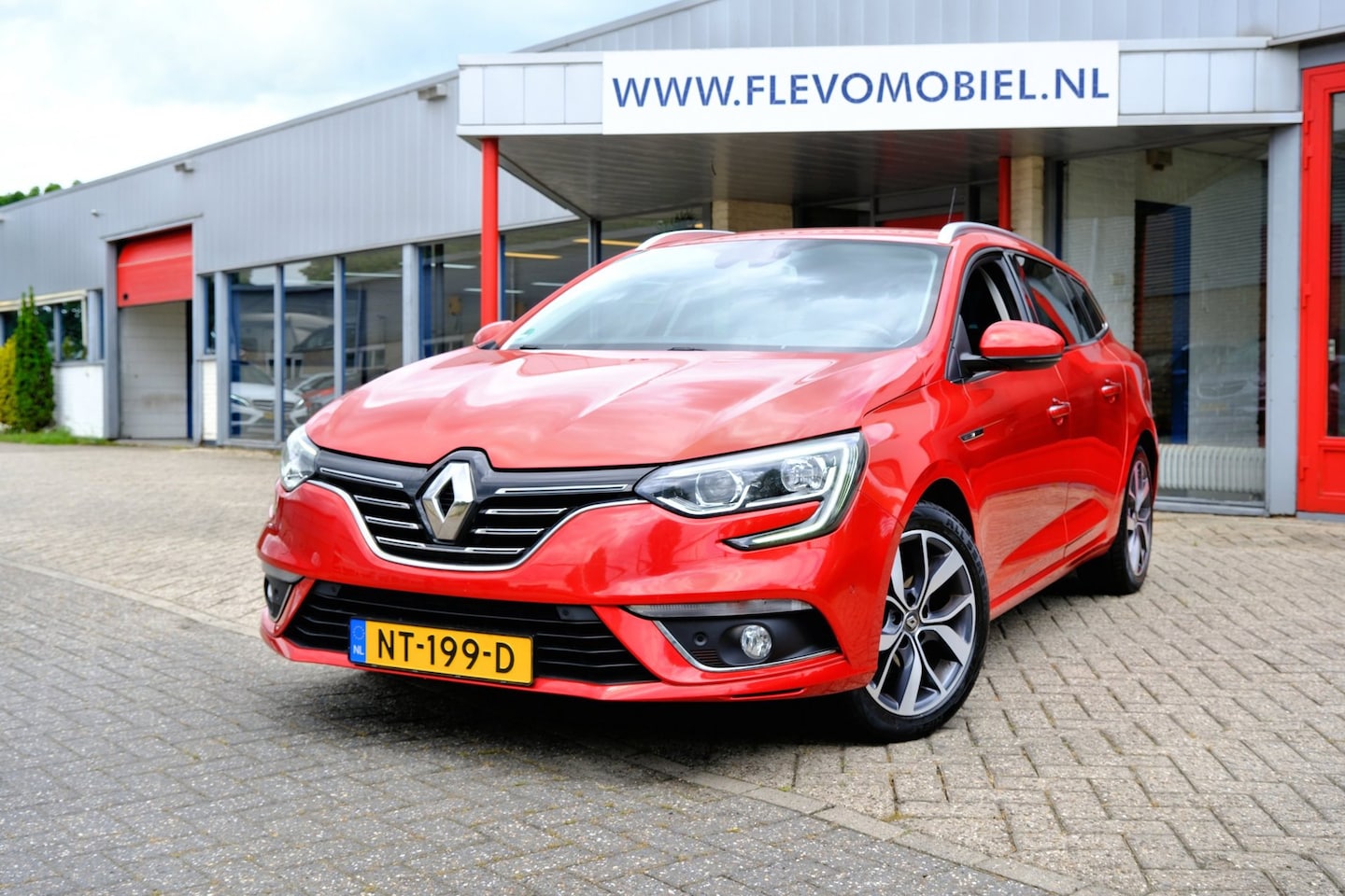 Renault Mégane Estate - 1.2 TCe Bose Aut. Navi|Massage|Cam|ParkAssist|LMV - AutoWereld.nl
