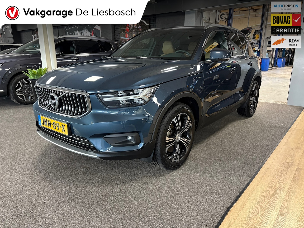 Volvo XC40 - 1.5 T4 Recharge Inscription / panoramadak /360 camera / leder / Harman-Kardon / trekhaak - AutoWereld.nl